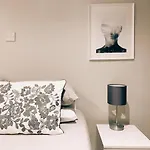 Beautiful 1-Bed Apartment In York