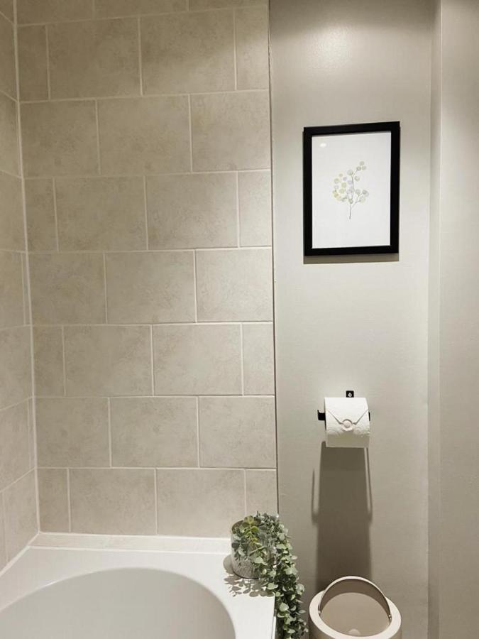 Beautiful 1-bed In Apartment *