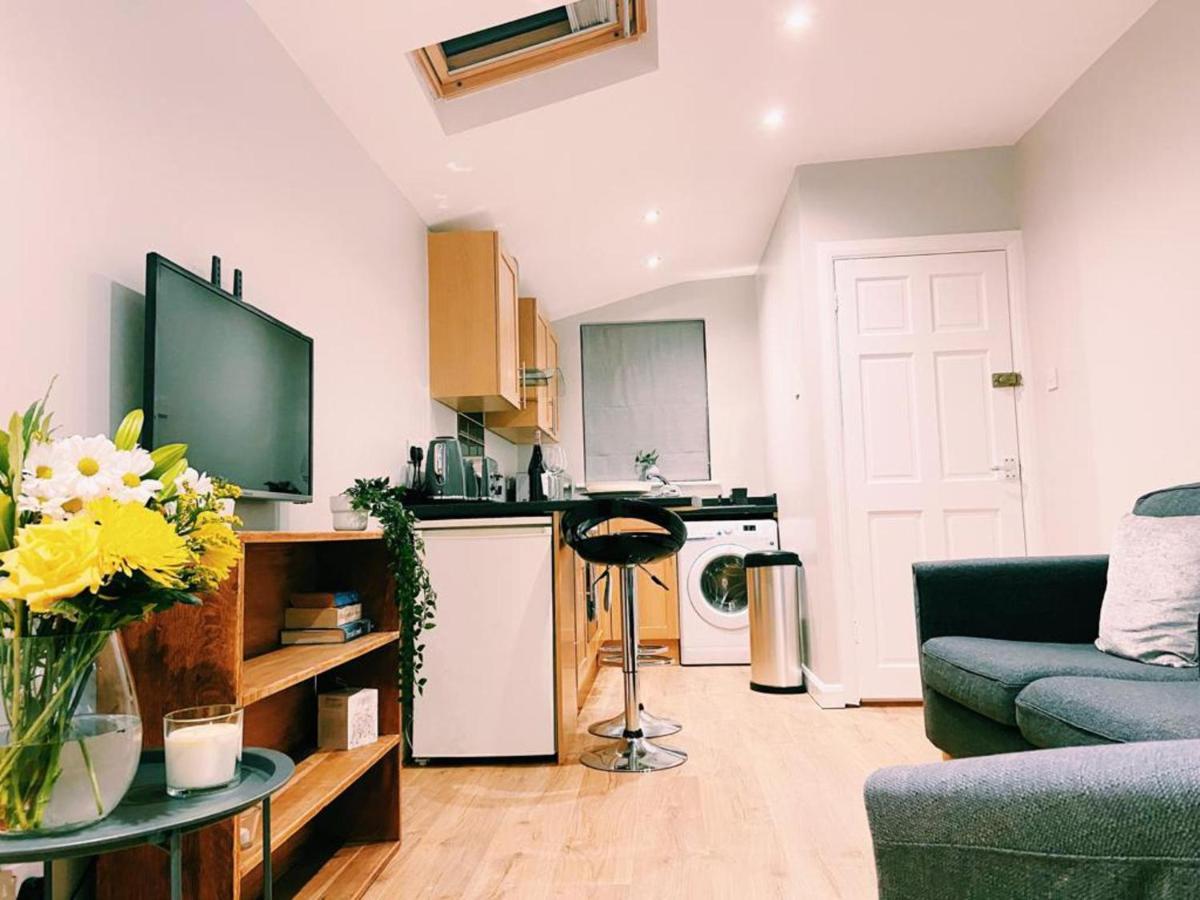 Beautiful 1-bed In Apartment York